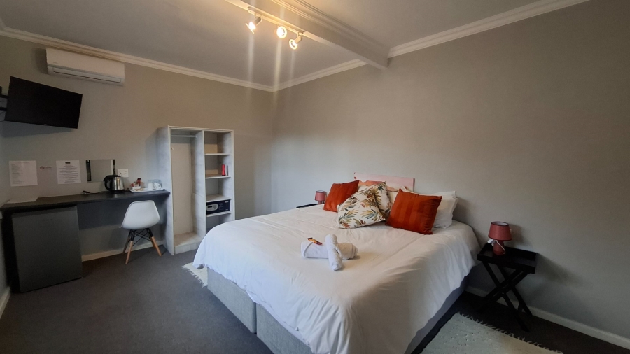 8 Bedroom Property for Sale in Blanco Western Cape
